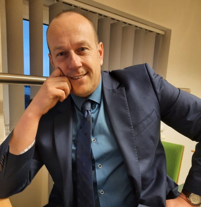 dr Marek Niechwiej